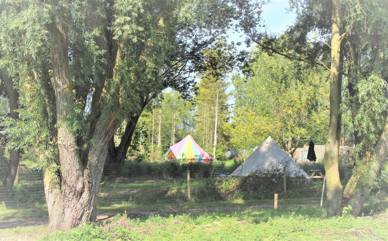Отель Rum Bridge "Owl Watch" Wooden Tipi Сюдбури Экстерьер фото