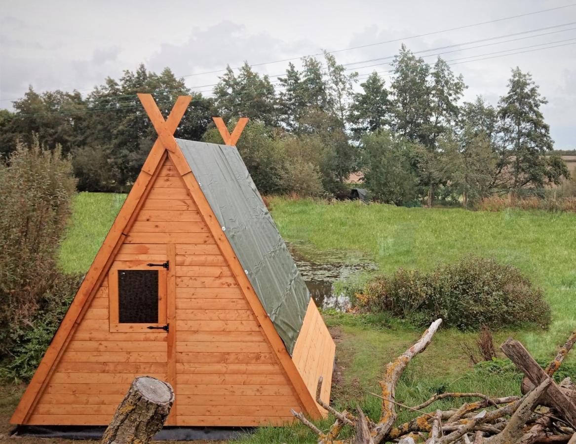 Отель Rum Bridge "Owl Watch" Wooden Tipi Сюдбури Экстерьер фото